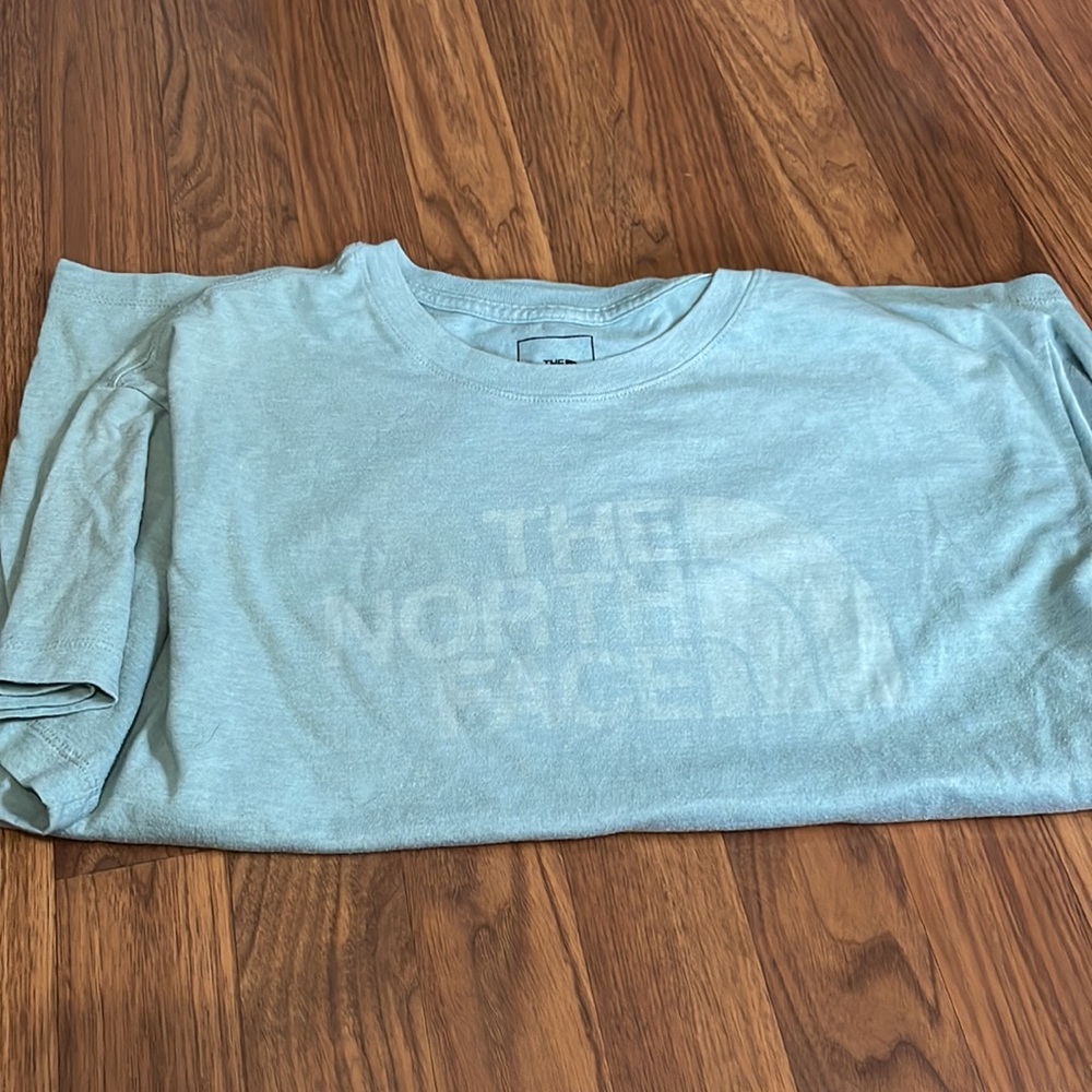 Women’s North Face Tee Shirt